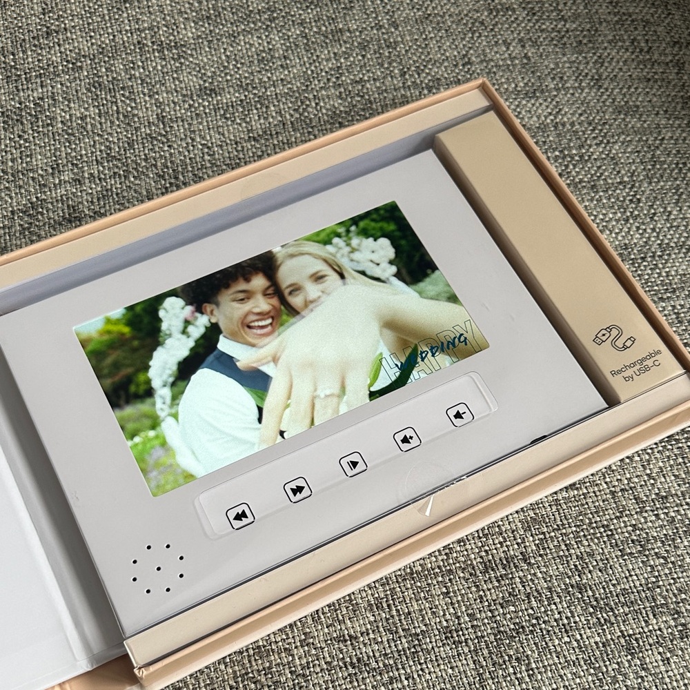 Digital Photo Frame - Silver - Picture 8 of 12